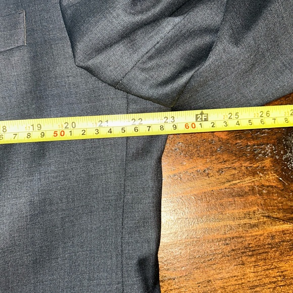 Lauren Ralph Lauren 100% Wool Lightweight Gray Suit Set   Mint Condition - Picture 9 of 14